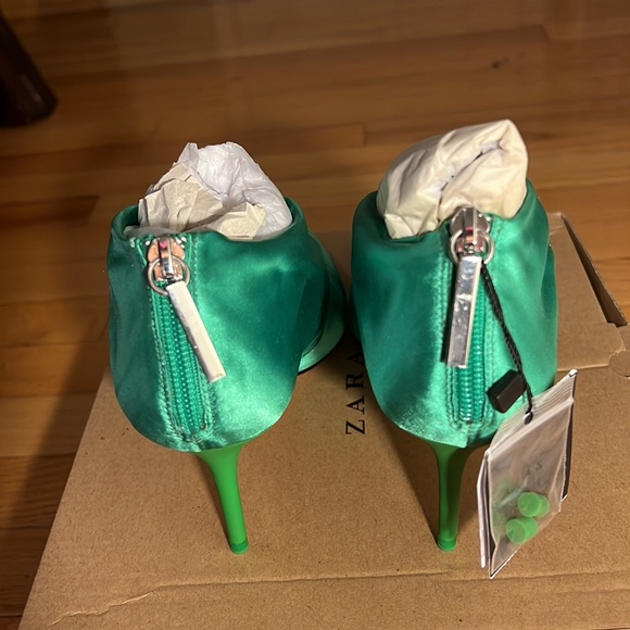 Zara green satin booties size 7.5 (38) - Picture 4 of 8